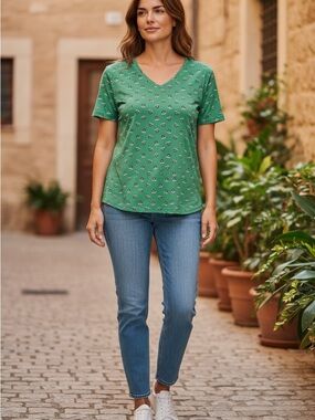 croft & barrow Green V-Neck Short Sleeve Tee with Tiny Floral Motif